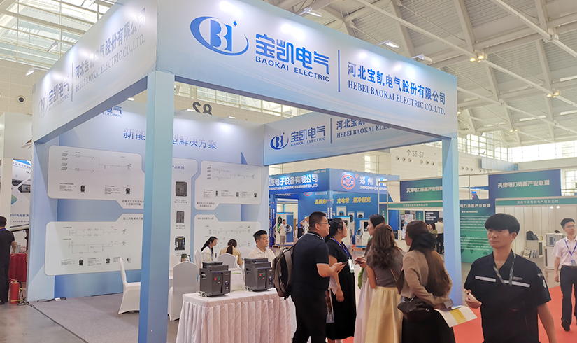 暴击行业天花板！PA旗舰厅电气硬核技术亮相天津清洁能源展，引央视记者及能源产业巨头现场“挖宝”